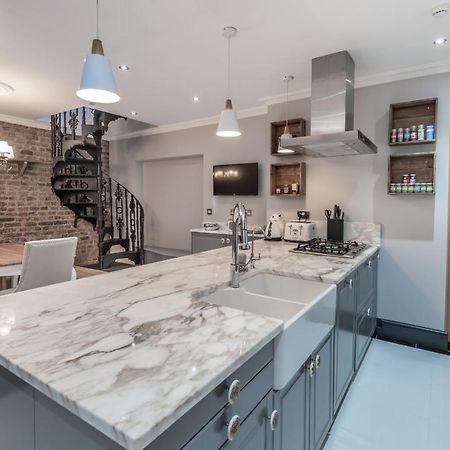 The London House - Entire Villa Bagian luar foto