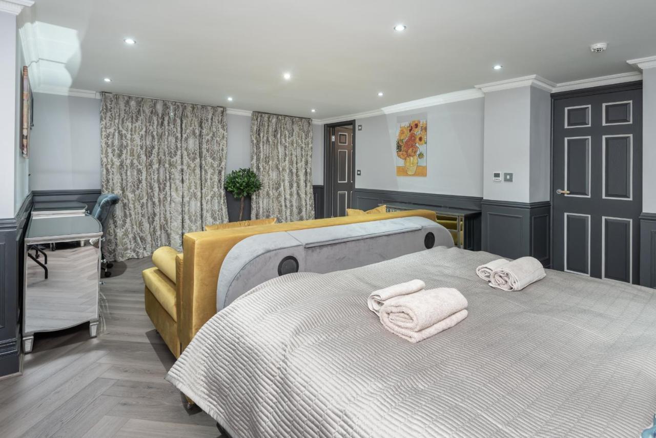 The London House - Entire Villa Bagian luar foto