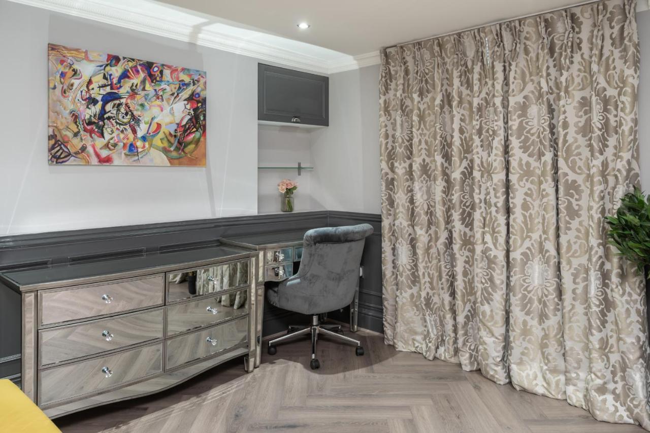 The London House - Entire Villa Bagian luar foto
